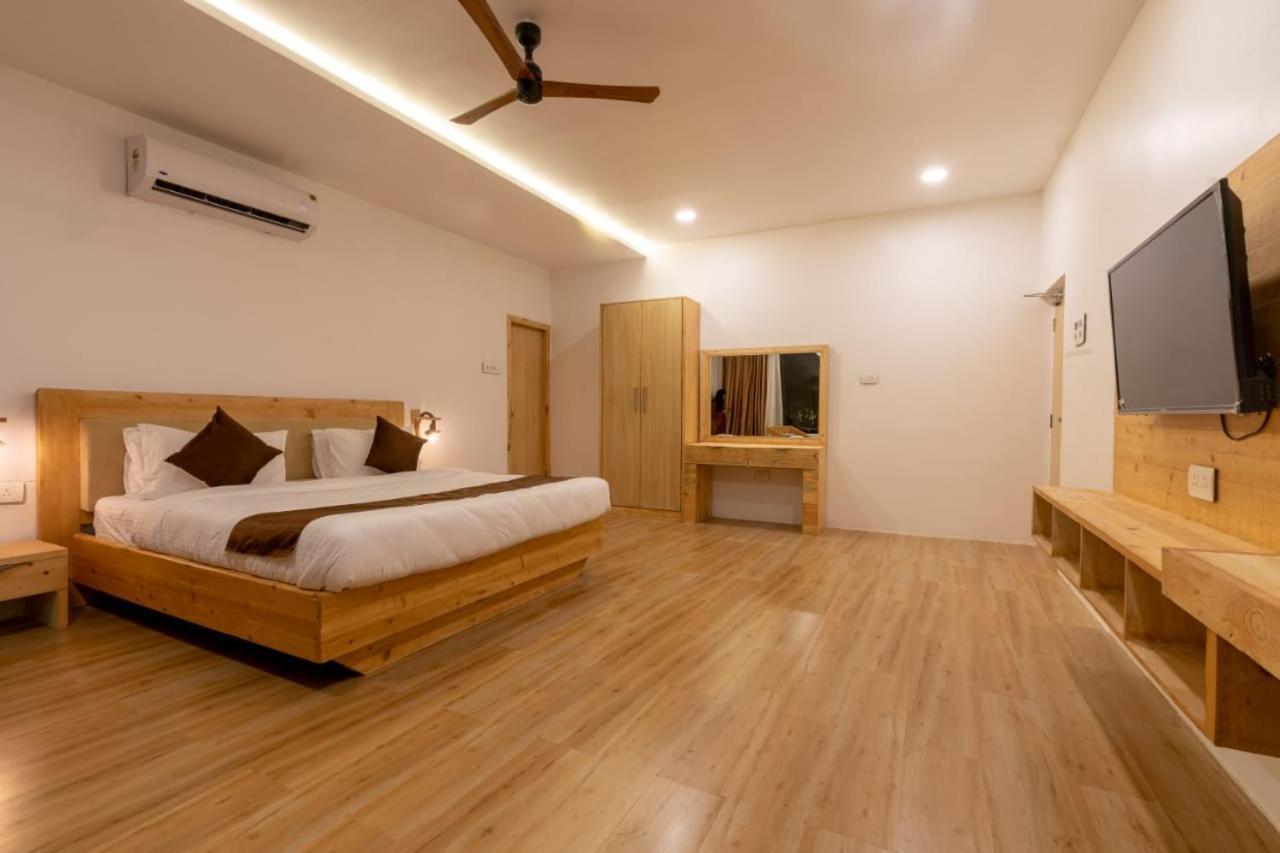 Rustic Vogue Hotel Shamirpet Exterior photo