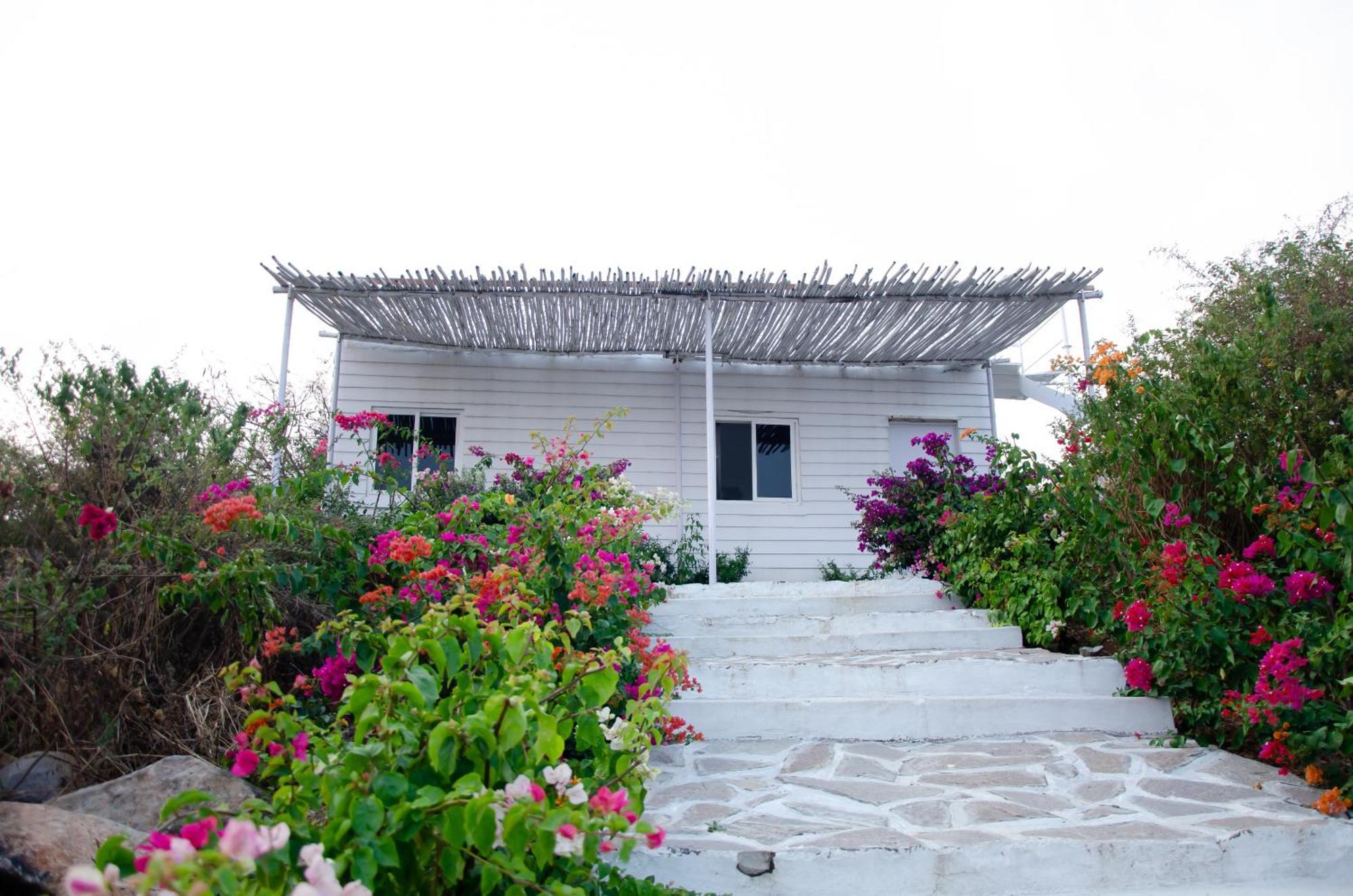 Rustic Vogue Hotel Shamirpet Exterior photo